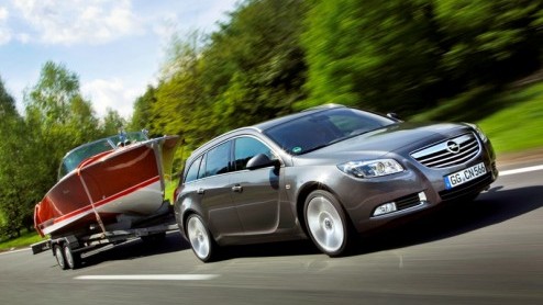 In navolging van de 2.0 Turbo en V6-en kan ook de Opel Insignia 2.0 CDTI 160 pk diesel met adaptieve vierwielaandrijving worden uitgerust. Daarnaast zijn alle CDTI's verder verfijnd om de lawaai en tr