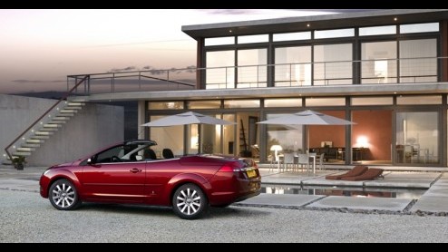 Met de officile zomer op komst verlaagt Ford de prijzen van de Focus Coup-Cabriolet door de actiemodellen Cool&Sound en Limited te verwelkomen. Beide uitvoeringen combineren tijdelijk extra luxe voo