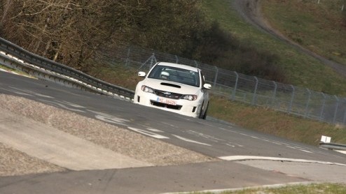 Subaru heeft gewerkt aan de snelste WRX STi ooit in serieproductie. Daarvoor hebben de Japanners zich intensief begeven op het befaamde en zeer uitdagende asfalt dat we kennen, de Nrburgring. Het ont
