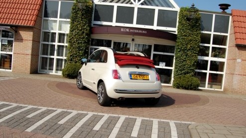 Hoeveel lol kun je hebben in een bijna-cabrio van drienhalve meter lengte? Een heleboel, zo blijkt na een zonnig weekje sturen met de Fiat 500C 1.2 Dualogic. De populaire retro-Italiaan is er sinds k