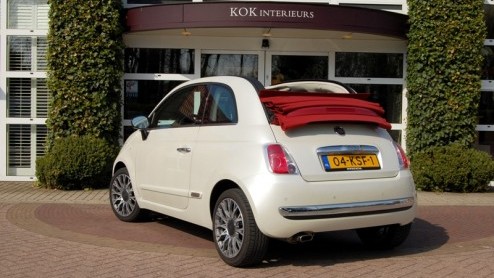 Hoeveel lol kun je hebben in een bijna-cabrio van drienhalve meter lengte? Een heleboel, zo blijkt na een zonnig weekje sturen met de Fiat 500C 1.2 Dualogic. De populaire retro-Italiaan is er sinds k