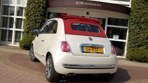 Hoeveel lol kun je hebben in een bijna-cabrio van drienhalve meter lengte? Een heleboel, zo blijkt na een zonnig weekje sturen met de Fiat 500C 1.2 Dualogic. De populaire retro-Italiaan is er sinds k