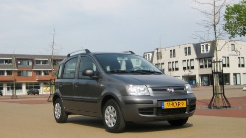 Na vijf jaar trouwe dienst zegt Chevrolet de tweede generatie Matiz vaarwel. Een voor zijn afmetingen ruime en compleet uitgeruste auto voor een zacht prijsje. Inmiddels zijn er veel nieuwe kapers op