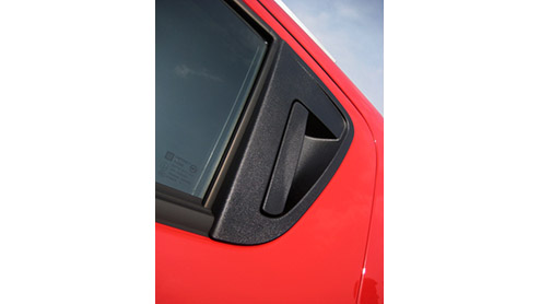 Na vijf jaar trouwe dienst zegt Chevrolet de tweede generatie Matiz vaarwel. Een voor zijn afmetingen ruime en compleet uitgeruste auto voor een zacht prijsje. Inmiddels zijn er veel nieuwe kapers op