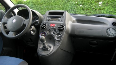 Na vijf jaar trouwe dienst zegt Chevrolet de tweede generatie Matiz vaarwel. Een voor zijn afmetingen ruime en compleet uitgeruste auto voor een zacht prijsje. Inmiddels zijn er veel nieuwe kapers op