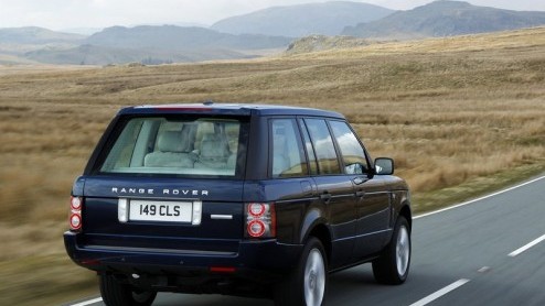 Met ingang van dit najaar heeft Range Rover een nieuwe aandrijflijn voor haar befaamde topmodel beschikbaar. Het is de splinternieuwe 4.4 TDV8 biturbodieselmotor met liefst 313 pk en achttrapsautomaat