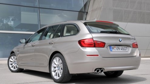 De introductie van de nieuwe 5-serie heeft BMW geen windeieren gelegd. Sinds jaren heeft de Vijf weer de koppositie in het segment weten te bemachtigen. Met de komst van de Touring lijkt het marktleid
