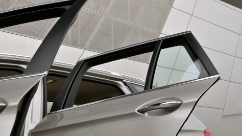 De introductie van de nieuwe 5-serie heeft BMW geen windeieren gelegd. Sinds jaren heeft de Vijf weer de koppositie in het segment weten te bemachtigen. Met de komst van de Touring lijkt het marktleid