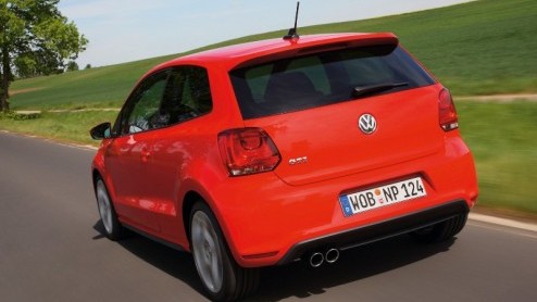 De Polo GTI gaat met zijn tijd mee. Volkswagen presenteert het model in een compleet nieuwe gedaante en laat de auto exclusief in Europa  heek hip - via een social network (Facebook) introduceren.
