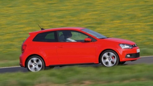 De Polo GTI gaat met zijn tijd mee. Volkswagen presenteert het model in een compleet nieuwe gedaante en laat de auto exclusief in Europa  heek hip - via een social network (Facebook) introduceren.