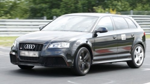 Audi heeft het aantal sportieve S en RS-modellen met de komst van de A5 in diverse varianten gestaag uit kunnen breiden. Van de compacte A3 was er al een S3, maar nog geen RS3. Deze beelden laten zien