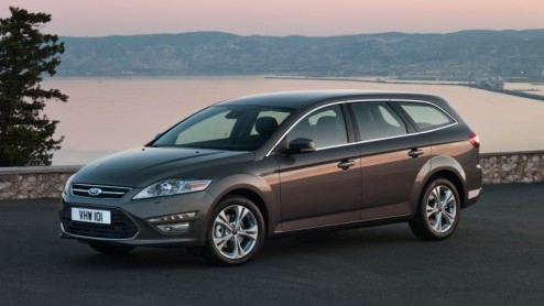 Ford introduceert op 25 augustus de vernieuwde Mondeo. Naast bijgeschaafde looks en een opgewaardeerd interieur debuteert tegelijkertijd een 240 pk sterke turbomotor en neemt de 2.2 TDCi revanche met