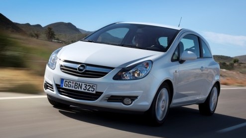 De Opel Corsa EcoFLEX met vernieuwd hart nog niet koud op de markt, of het merk heeft alweer nieuws onder de zon. Dankzij het integreren van start/stop-techniek in het spaarwonder is de Corsa EcoFLEX