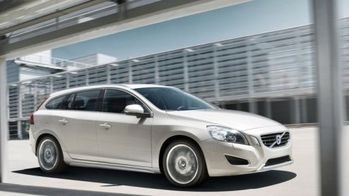 De Volvo-familie wordt nog dit najaar uitgebreid met een nieuwe lifestyle Estate, de V60. Een modern alternatief voor wie niet alle ruimte van de V70 nodig heeft maar wel in een Estate-achtige gezien