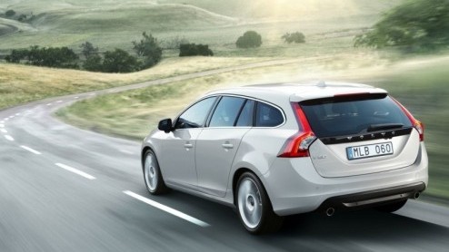 De Volvo-familie wordt nog dit najaar uitgebreid met een nieuwe lifestyle Estate, de V60. Een modern alternatief voor wie niet alle ruimte van de V70 nodig heeft maar wel in een Estate-achtige gezien