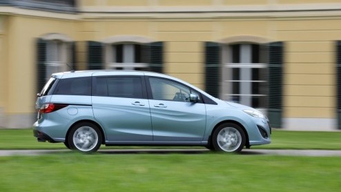 De nieuwe Mazda5 werd in het voorjaar voor het eerst voorgesteld op de Autosalon van Genve. Hoewel de populaire MPV pas in het najaar bij de dealers staat, bood de Nederlandse importeur een select cl