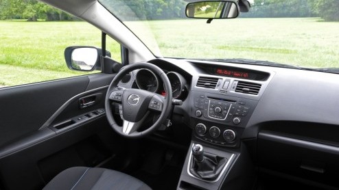 De nieuwe Mazda5 werd in het voorjaar voor het eerst voorgesteld op de Autosalon van Genve. Hoewel de populaire MPV pas in het najaar bij de dealers staat, bood de Nederlandse importeur een select cl