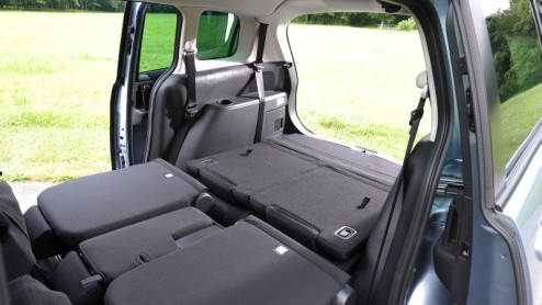 De nieuwe Mazda5 werd in het voorjaar voor het eerst voorgesteld op de Autosalon van Genve. Hoewel de populaire MPV pas in het najaar bij de dealers staat, bood de Nederlandse importeur een select cl