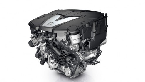 Mercedes-Benz presenteert een nieuwe, schonere dieselversie van de S 350 CDI. De tot S 350 BlueTEC omgedoopte variant combineert efficientie en kracht van een V6 diesel met een veel lagere uitstoot. M