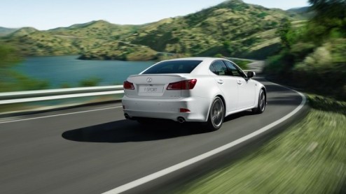 Lexus presenteert eind september op de Autosalon van Parijs de vernieuwde Lexus IS met een scherper, sportiever uiterlijk. Het gamma breidt uit met een tweede diesel IS 200d, de bestaande motoren word