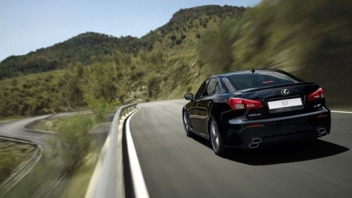 Lexus presenteert eind september op de Autosalon van Parijs de vernieuwde Lexus IS met een scherper, sportiever uiterlijk. Het gamma breidt uit met een tweede diesel IS 200d, de bestaande motoren word
