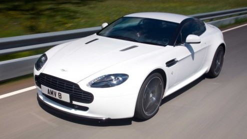 Aston Martin heeft een nieuwe, speciale versie van de V8 Vantage ontwikkeld. Deze op de autosport geinspireerde 'N420' kreeg er geen pk's bij maar is wel lichter en extra sportief uitgevoerd.