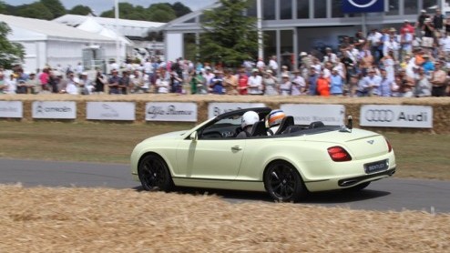 Bentley heeft de 2010-editie van Goodwood Festival of Speed aangegrepen om de Continental Supersports Convertible aan de wereld voor te stellen. Met 630 pk en een 0-100 tijd van 3.9 seconden is het ee