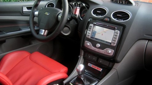 Ford zegt de huidige Focus na deze zomer vaarwel. In september valt het doek en wordt de fabriek klaargestoomd voor zijn verse opvolger, die dit jaar in Genve werd voorgesteld. De importeur vroeg gep