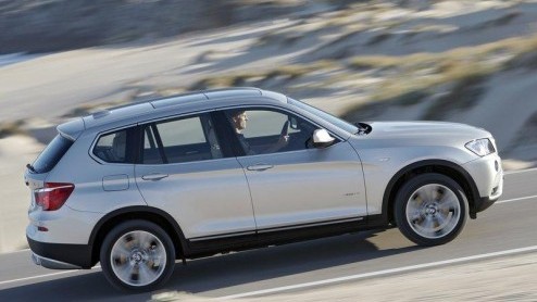 We hebben m meerdere malen in verhulling voorbij zien rijden maar vanaf nu is hij helemaal af; dit is de nieuwe BMW X3. Anno 2010 voorzien van een nog betere mix tussen comfort en sportiviteit, achtt