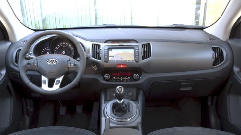 Kia is maar wat trots op de vorige generatie Sportage, die zeker in de beginjaren niet aan te slepen was. Gezien de huidige marktsituatie met een groeiend SUV C-segment zijn we ervan overtuigd dat de