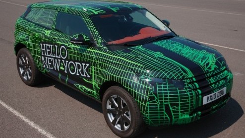 Met de onthulling van de Range Rover Evoque en het vrijgeven van de eerste beelden leggen de Britten de laatste hand aan de baby-Range. Enkele honderden prototypes worden aan de laatste tests onderw