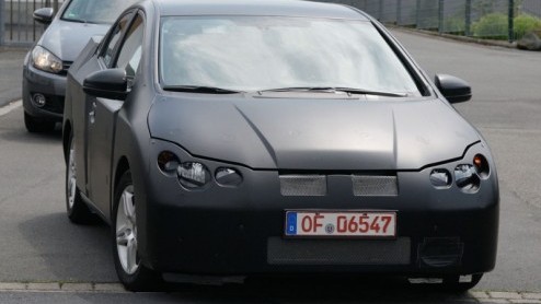 Honda bereidt zich voor op de nieuwe Civic. Het rijdende bewijs wordt vandaag geleverd aangezien onze spionagefotograaf de nieuwe generatie op de gevoelige plaat wist te leggen. Eind 2011 gaat het mod