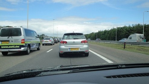 De Volkswagen Golf BlueMotion is de zuinigste, in productie zijnde Golf aller tijden. Door speciale besparingsmaatregelen neemt deze spaarvariant genoegen met 3.8l/100 km en rijdt deze ruim 1 op 26. E