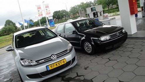 De Volkswagen Golf BlueMotion is de zuinigste, in productie zijnde Golf aller tijden. Door speciale besparingsmaatregelen neemt deze spaarvariant genoegen met 3.8l/100 km en rijdt deze ruim 1 op 26. E