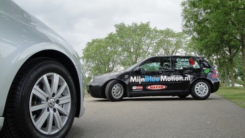 De Volkswagen Golf BlueMotion is de zuinigste, in productie zijnde Golf aller tijden. Door speciale besparingsmaatregelen neemt deze spaarvariant genoegen met 3.8l/100 km en rijdt deze ruim 1 op 26. E