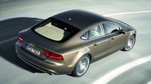 De Audi A7 Sportback is los, een elegante vierdeurscoupe van formaat vol comfort en nieuwe innovaties. In den beginne louter verkrijgbaar met zescilinders, voor prijzen vanaf 64.800 euro.