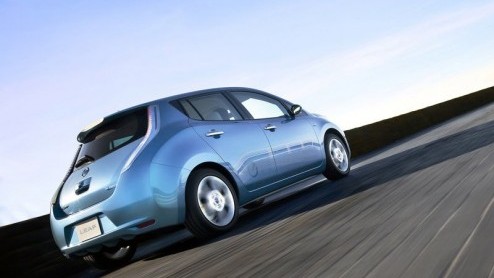 Nissan opent vandaag de orderboeken voor de Nissan LEAF. Ook Groot-Brittanni en Ierland staan vooraan in de rij voor deze volledig elektrisch aangedreven Japanner. Door de grote vraag elders is de in