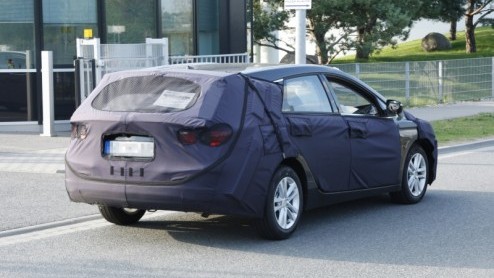 Hyundai heeft de komende tijd een leuk nieuw kwartet modellen in petto; de Veloster voor scheurneuzen, de i20 MPV als broertje van de Kia Venga, de nieuwe Grandeur en een ruime stationwagon onder de n