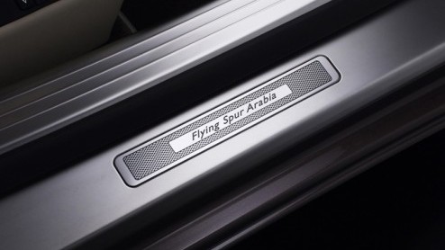 Speciaal voor het Midden-Oosten - want daar is nu geld te halen - heeft Bentley twee unieke Continental series samengesteld, vijftig Continental Flying Spur en Continental Flying Spur Speed 'Arabia' o