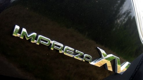 Subaru dacht na hoe de Impreza op extra aandacht kan rekenen. De Japanners namen daarbij naar eigen zeggen een crossover ter inspiratie. Resultaat? De Impreza XV, met robuuste looks en bijpassend inte