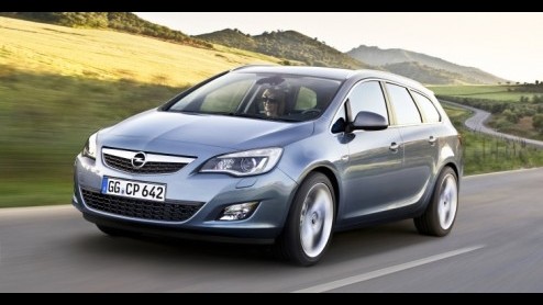 Opels nieuwe Astra Sports Tourer maakt in december zijn opwachting bij de dealers. De importeur heeft daartoe de eerste prijzen bekend gemaakt. Met 100 pk sterke 1.4 start de prijslijst bij 20.345 eur