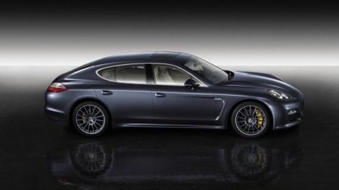 Is de nieuwe Porsche Panamera niet snel genoeg? Voor dat groepje stuurmannen heeft Porsche vanaf september een powerkit in de rekken liggen, waarmee het vermogen met 40 pk wordt opgekrikt. Alle versie