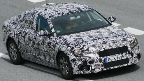 Vandaag stuiten we op nieuw levensteken van de volgende generatie Audi A6, die in de loop van 2011 in productie zal gaan. Ondanks zijn camouflagepak is er al het een en ander over Duitse zakelijke mid