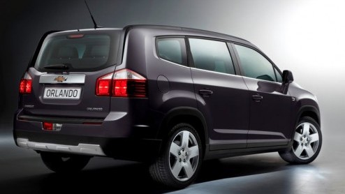 Op de autosalon van Parijs debuteert eindelijk de productieversie van de Chevrolet Orlando, exact twee jaar na de eerste leventekenen in de vorm van een studiemodel. Eind maart 2011 kunnen de vaderlan