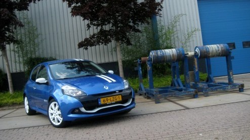 In een tijd van downsizing en turbokracht zijn veel pks onder de kap een fluitje van een cent te realiseren. Steeds vaker worden we verwend met klein maar krachtig, soepel en zuinig. In die optiek