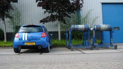 In een tijd van downsizing en turbokracht zijn veel pks onder de kap een fluitje van een cent te realiseren. Steeds vaker worden we verwend met klein maar krachtig, soepel en zuinig. In die optiek