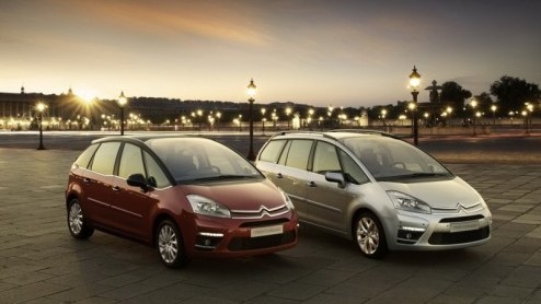 Citron vindt het tijd de C4 Picasso en Grand Picasso subtiel te vernieuwen. Met kleine veranderingen op details kan het duo er voorlopig weer tegenaan. Technisch is er ook vooruitgang met onder meer 