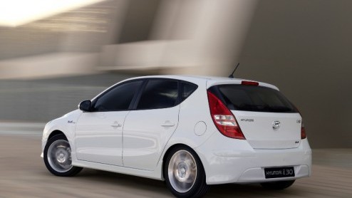 Nog meer waar voor je geld  dat is waar het bij de licht vernieuwde Hyundai i30 om draait. Recept? Subtiele uiterlijke wijzigingen, meer uitrusting, start/stop-techniek, vijf jaar garantie en een sch