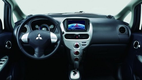 Op de Autosalon van Parijs beleeft de Europese versie van de Mitsubishi i-MiEV zijn wereldpremire. Ook debuteert de nieuwe, zelfontwikkelde 1.8 DI-D dieselmotor in de Lancer en hebben de Japanners ee