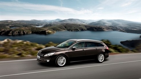 In aanloop naar de officile presentatie van de Peugeot 508 is er nu meer over de Franse middenklasser te vertellen. Peugeots nieuwe telg biedt meer ruimte en elegantie, wordt leverbaar met een extra